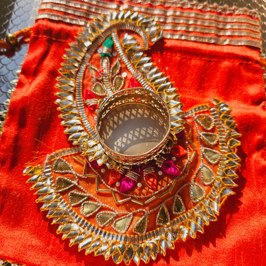 Gota Diya Holder
